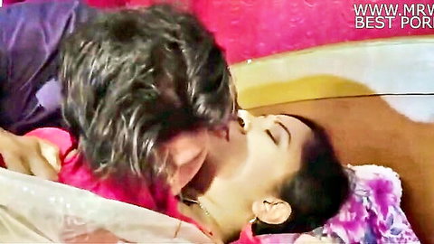 Indian mature desi wife kissed passionately by boyfriend in intimate scene