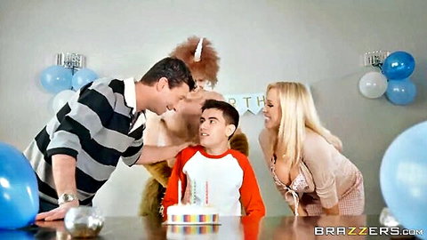 Rebecca More in horny unicorn birthday parody with Jordi El Niño Polla, Brazzers