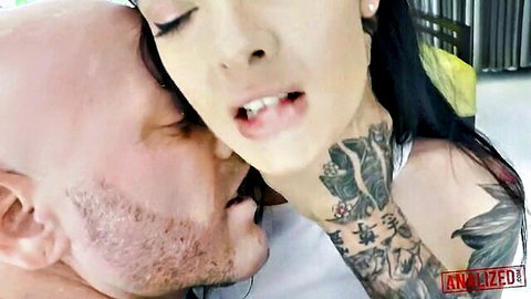 Marley Brinx moans in ecstasy as her tattooed body gets passionately kissed