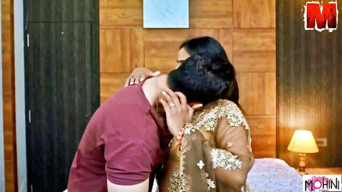 Mohinibob passionately kissing neck of curvy Indian girlfriend