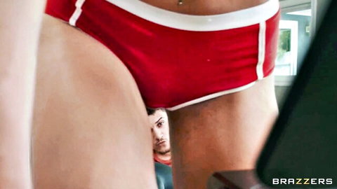 Ariana Starr spreads wide for intense vaginal penetration in steamy swap