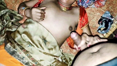 Desi wifey in sari penetrated during steamy village night by Cauple95