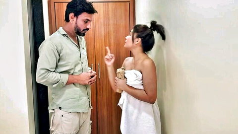 Indian amateur in towel invites delivery guy for hotel sex