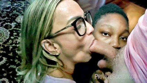 Green-haired MILF Missy kissing big black cock in amateur scene