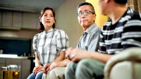Mariko Kotou with son-in-law and husband in tense family scene