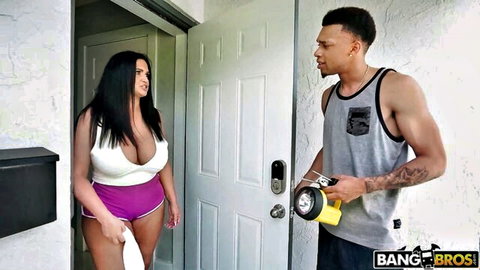 Busty brunette neighbor's wife in tight pink shorts greets muscular black handyman at door