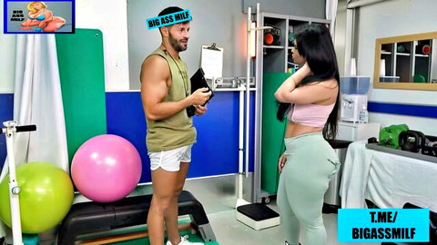 Wanessa Boyer big ass MILF in tight yoga pants gym tease