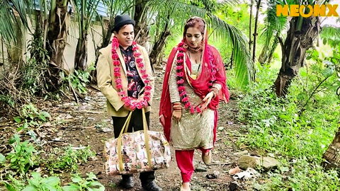 Desi Indian couple in traditional wedding garlands outdoors, hot babe in red salwar for steamy pro fucking lesson