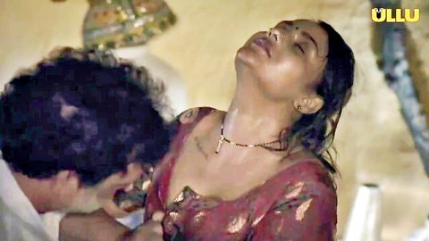 Jane in wet red saree, man groping her cleavage in hot Ullu threesome
