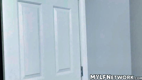 Natasha Nice curvy stepmom in teasing door hole scene