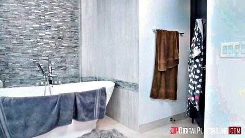 Kyle Mason's wet blonde in steamy bathroom tub encounter