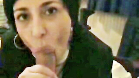 Veiled Serbian woman giving deep blowjob in amateur ex-gf video