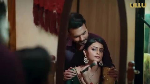 Indian MILF in green saree charmed by man in mirror embrace
