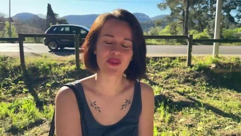Ruby 21, short brown hair, outdoor portrait photo model from Valence