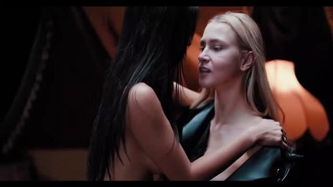Emiri Momota and Ivi Rein lesbian seduction close up