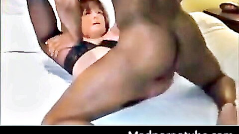 Mature MILF in black lingerie and stockings takes BBC in amateur scene
